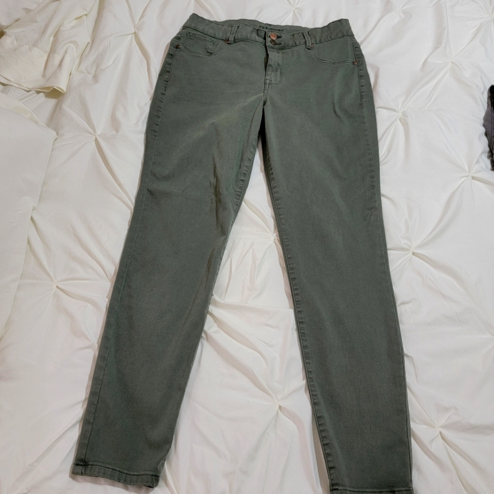 Size L green jeggings